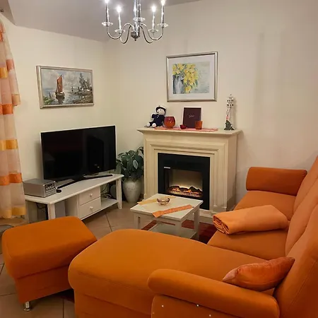 99 7, Ginsterweg 6 E Apartment *
