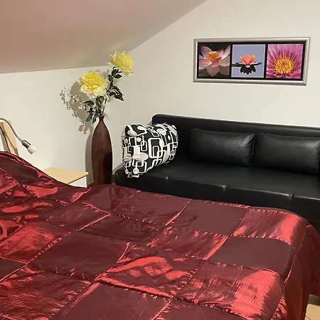 99 7, Ginsterweg 6 E Apartment