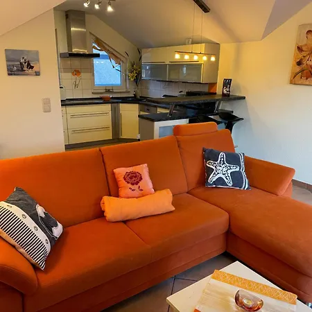 99 7, Ginsterweg 6 E